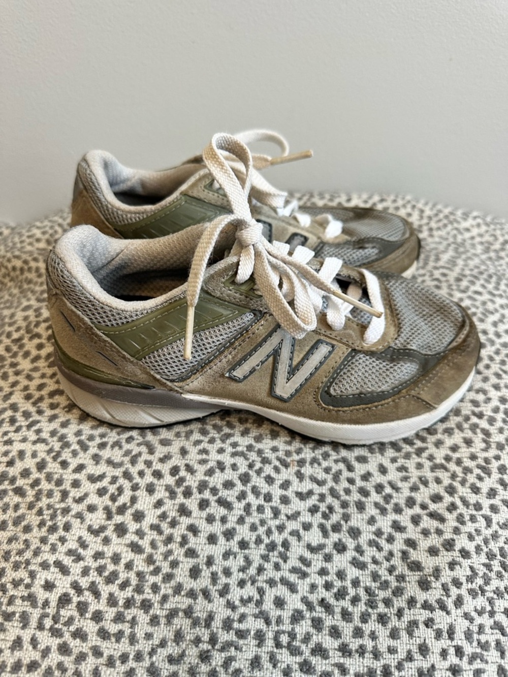 New Balance Kids 990v5 Classic sneakers